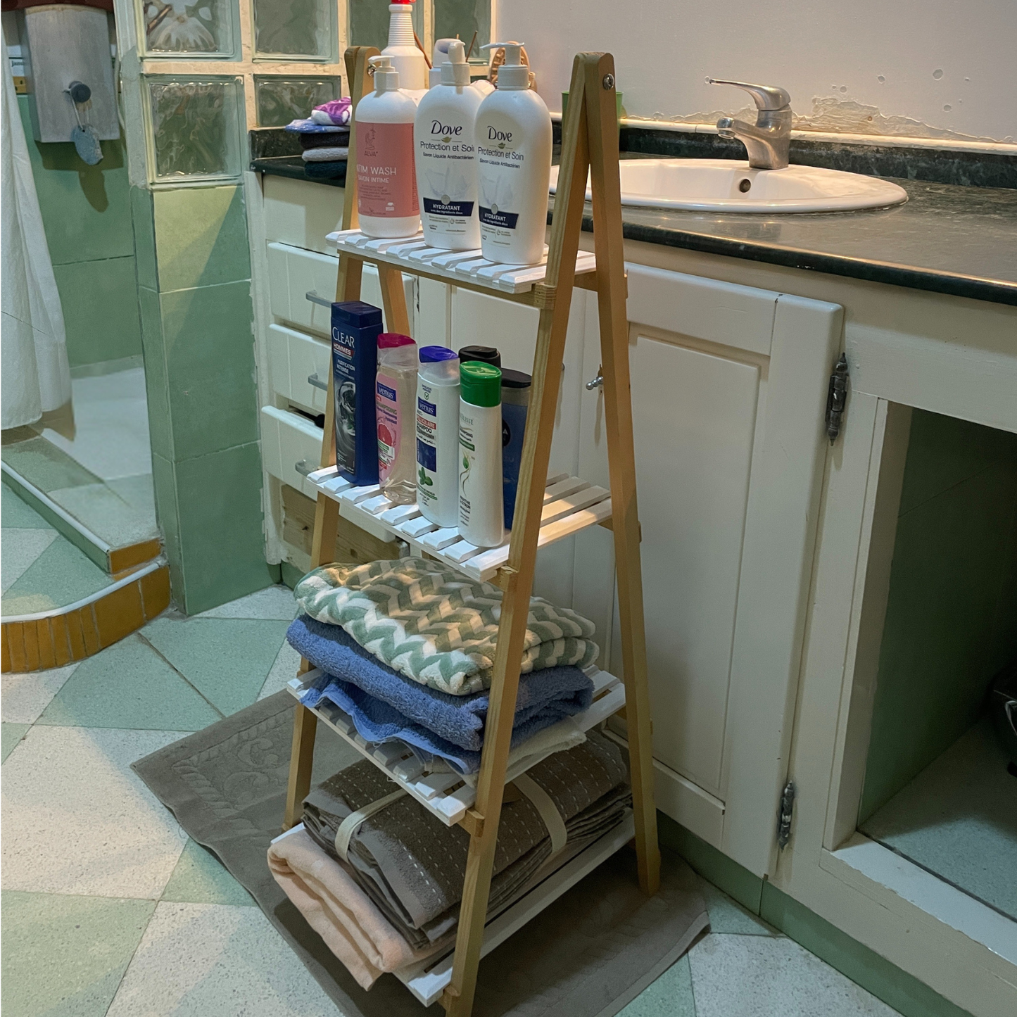 Étagère triangulaire