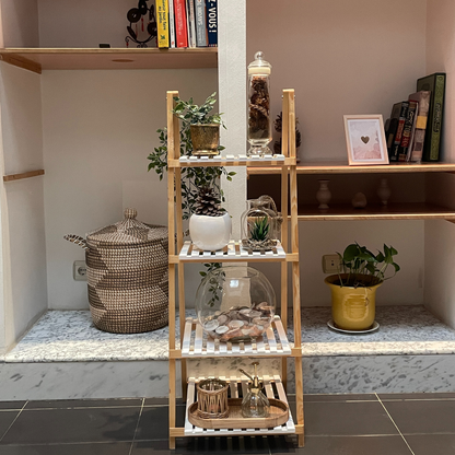 Étagère triangulaire