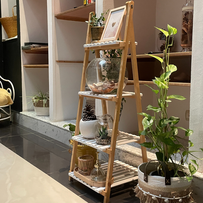 Étagère triangulaire